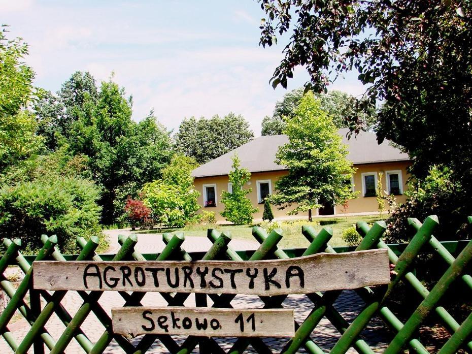 Agroturystyka Pod Modrzewiami Нови-Томишль Екстер'єр фото